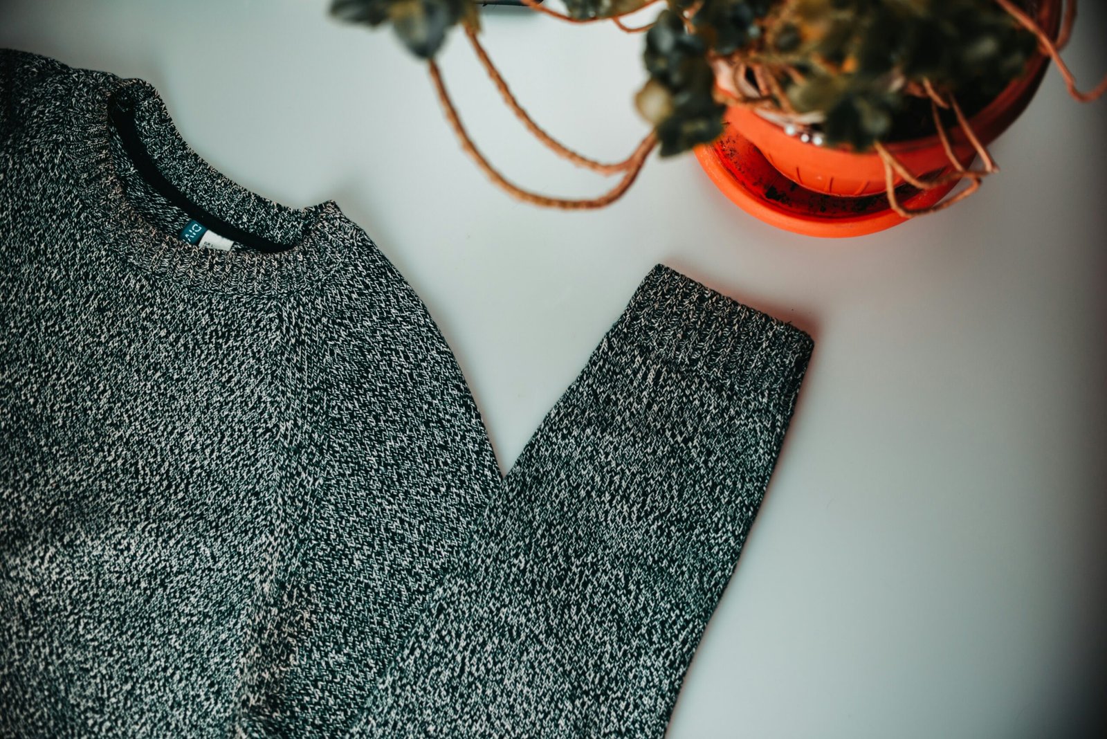 Kleidung haftet leicht aneinander in trockener Winterluft.